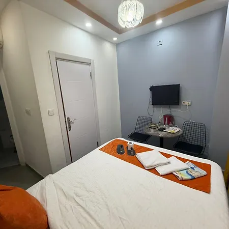 Pera Galata Zara