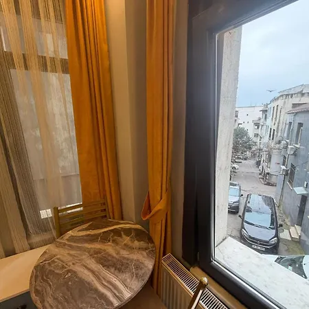 Pera Galata Zara מלון