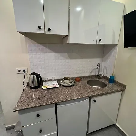 Pera Galata Zara 2*