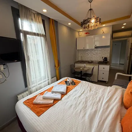 Pera Galata Zara